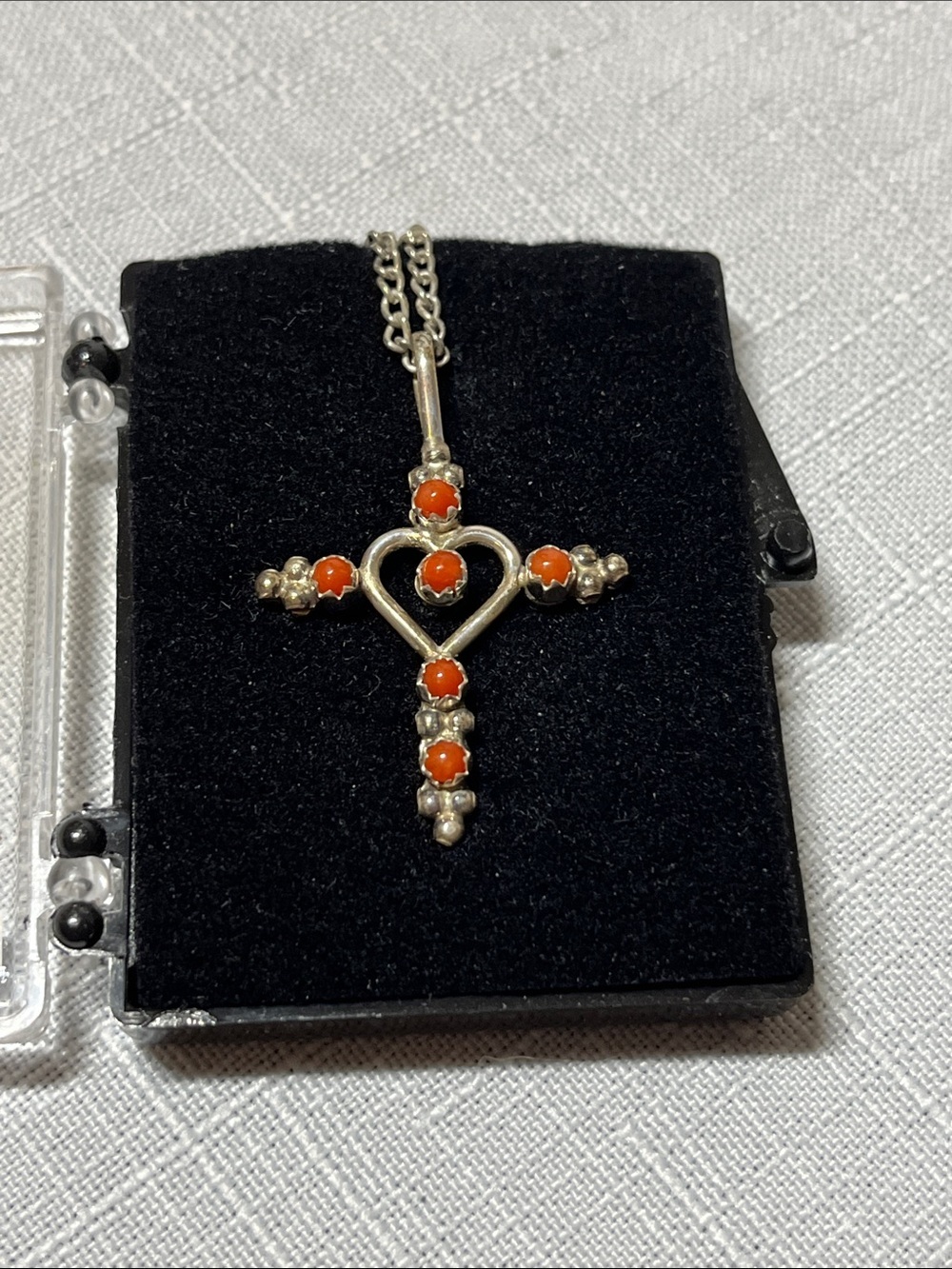 New Reversible Silver Heart Cross Pendant Necklace
Blue/Orange
Silver plated